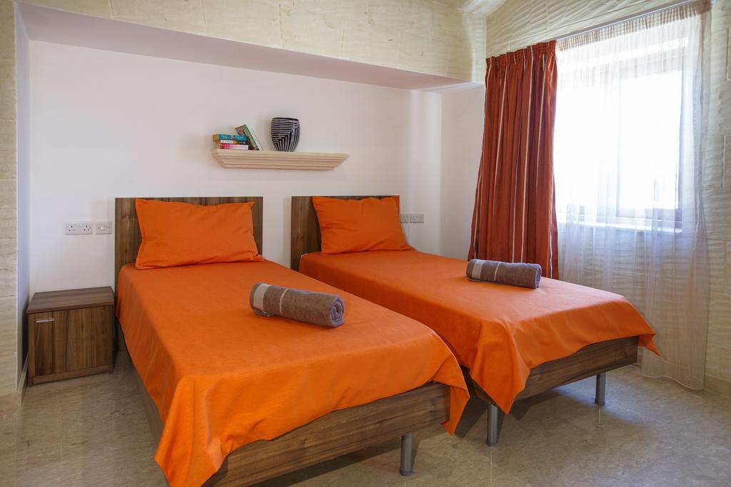 Carini Farmhouses Gharb  Room photo