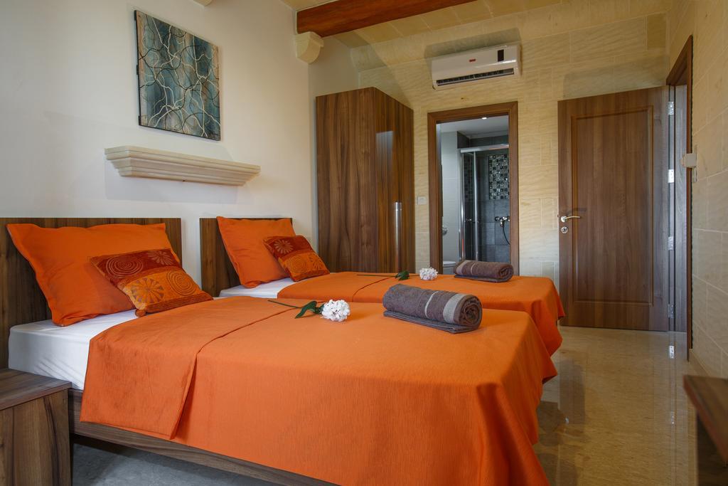 Carini Farmhouses Gharb  Room photo