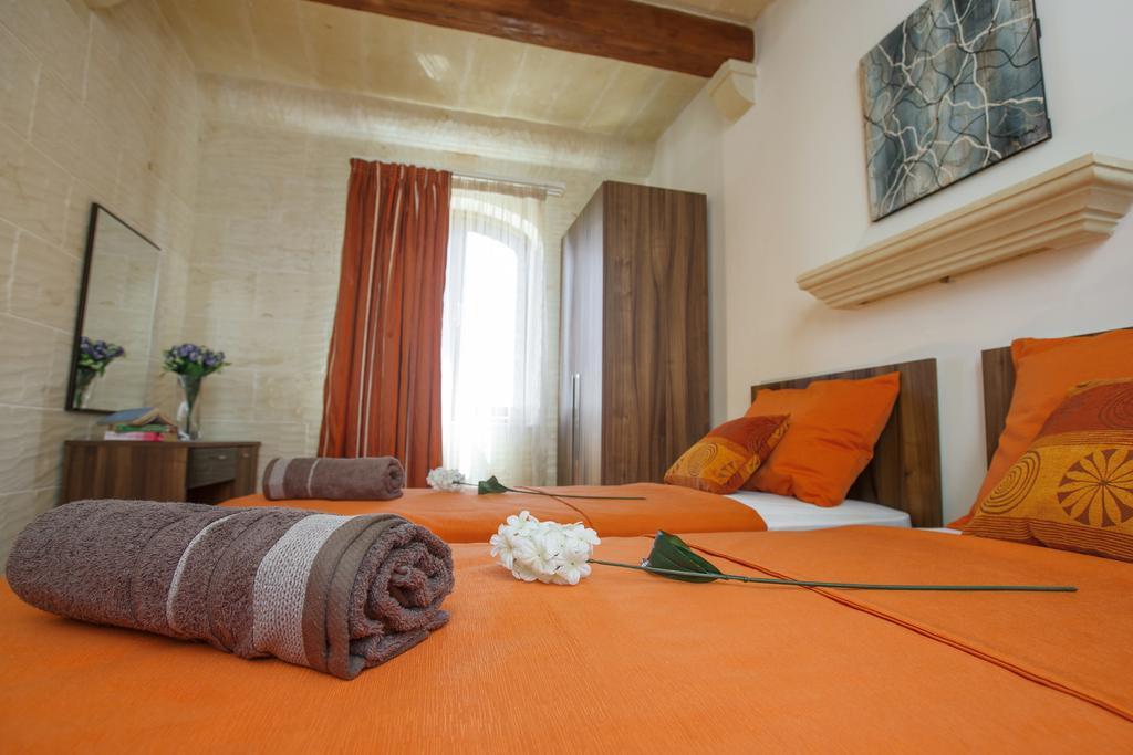 Carini Farmhouses Gharb  Room photo