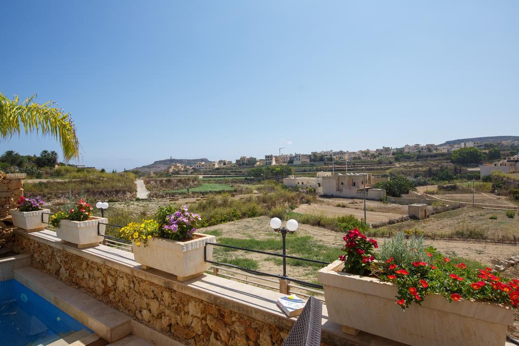 Carini Farmhouses Gharb  Room photo